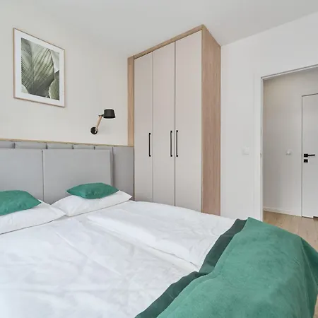 Stylish Na Grobli With Balcony By Renters 아파트 브로츠와프