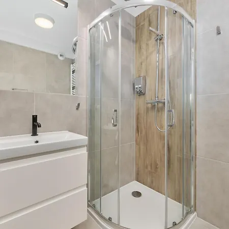 Stylish Na Grobli With Balcony By Renters Διαμέρισμα *